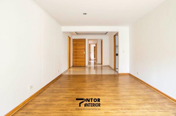 Sala y Pasillo Repintado en Tonos Claros pintordeinteriores.es